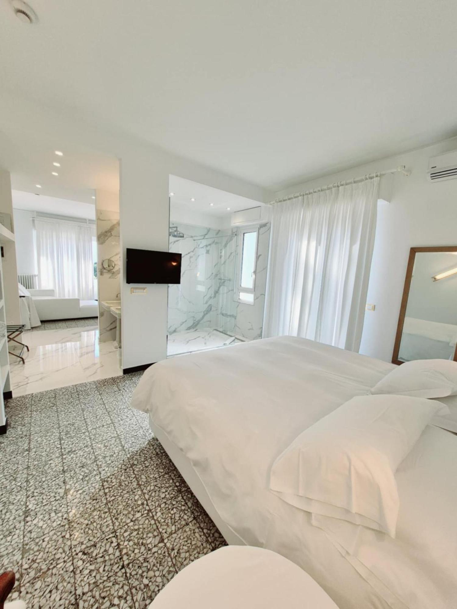 Eveline Portosole Hotel Sanremo Exterior photo